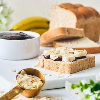 Pan Integral con proteína con banano y nueces