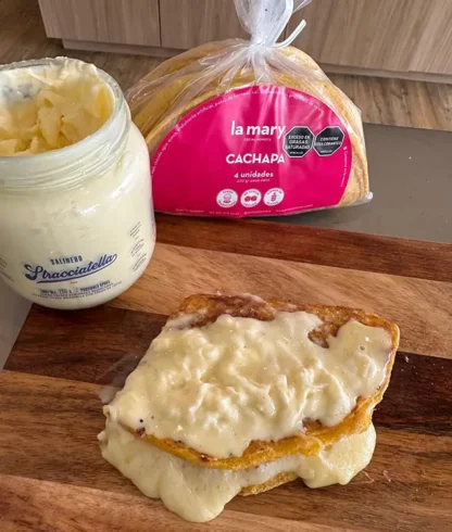 4 Cachapas rellenas de queso + 200gr de stracciatella artesanal - Imagen 2